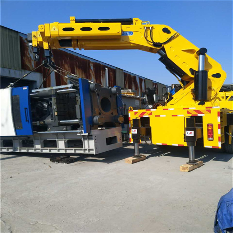 东兴 大吨位折臂吊出租费用解析：一小时租赁多少钱