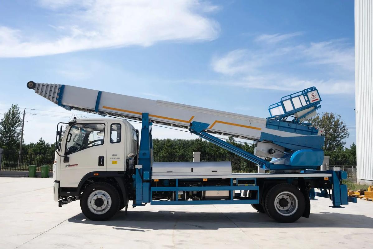 东兴云梯上料车租赁费用