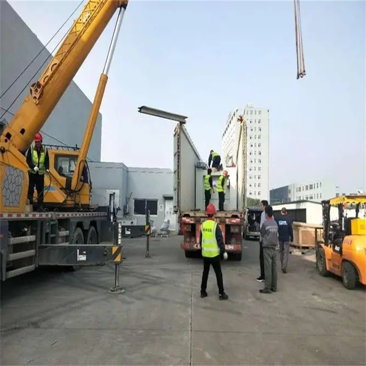 东兴如何找到附近的吊车救援服务