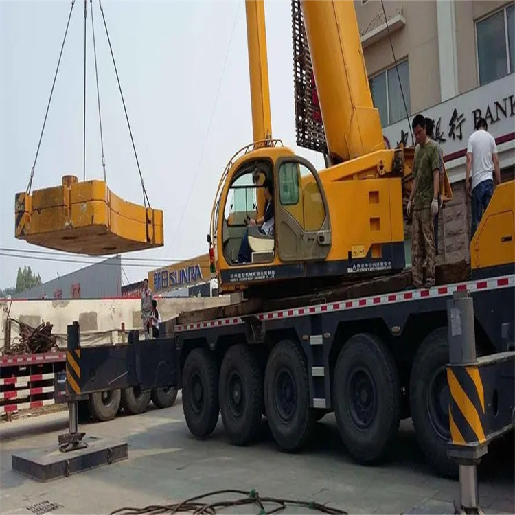 东兴当地吊车出租|机器吊装|75吨|工厂搬迁服务